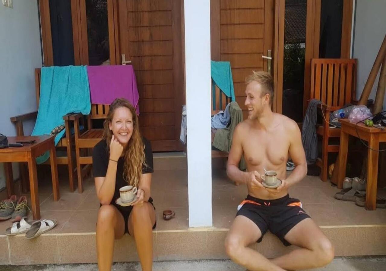 Merendeng Hostel Kuta Kuta  Esterno foto