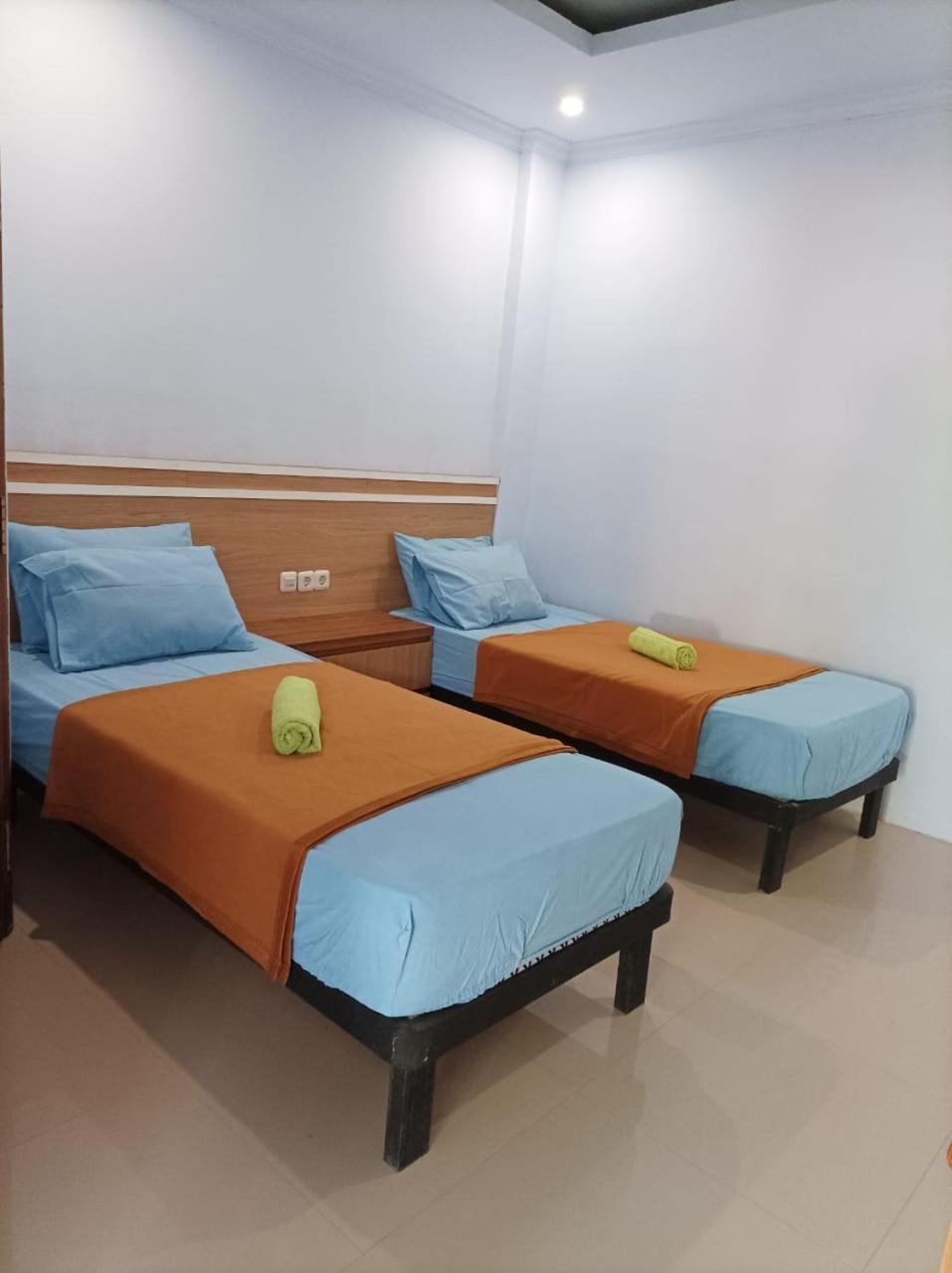Merendeng Hostel Kuta Kuta  Esterno foto